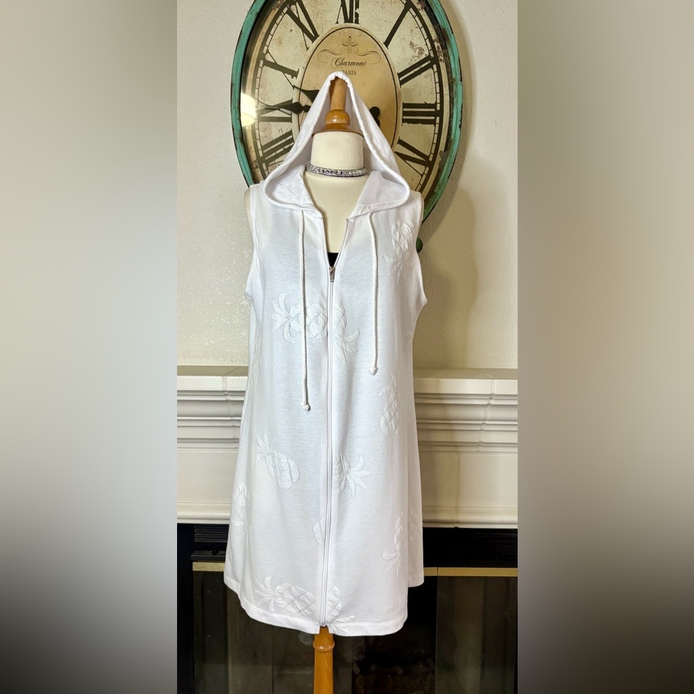 Wearabouts-White Hooded Swim Coverup
